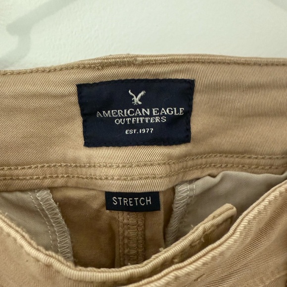 Women’s American Eagle Outfitters khaki flare pants, Size 4 short - Picture 3 of 4